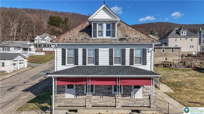 321 W Babbitt Ave in Pen Argyl, PA - Building Photo - Building Photo