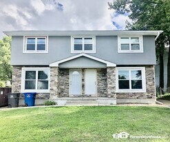 4924 Madison Ave in Des Moines, IA - Building Photo