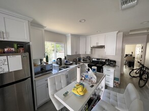 120 E Shady Grove Dr in Riverside, CA - Building Photo - Building Photo