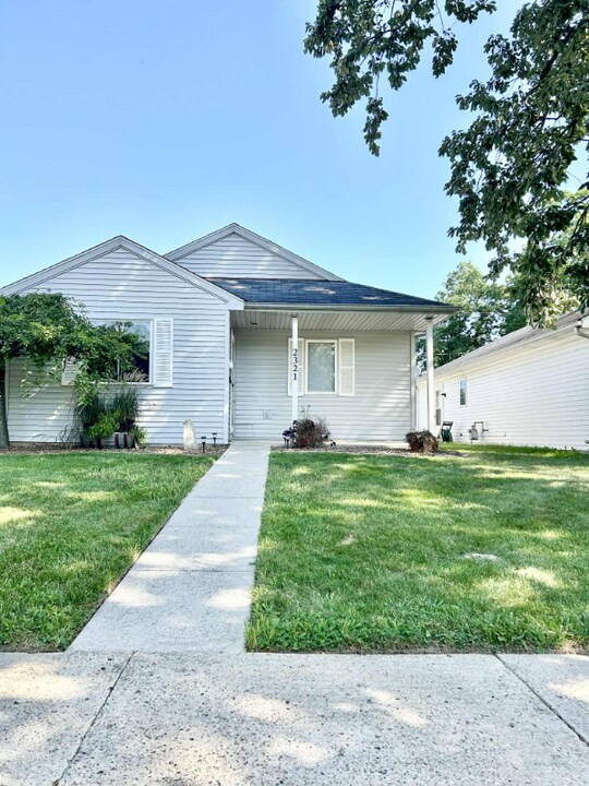 2321 Glenwood Ave in Fort Wayne, IN - Building Photo