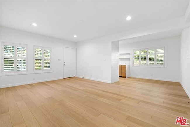 612 Huntley Dr in West Hollywood, CA - Building Photo - Building Photo