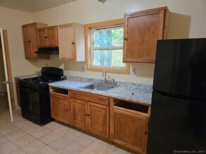 14 Wood St in Waterbury, CT - Building Photo - Building Photo