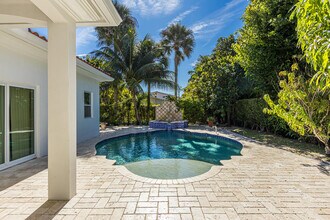 860 Park Dr E in Boca Raton, FL - Building Photo - Building Photo