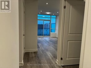 1010 Dundas St E in Whitby, ON - Building Photo - Building Photo