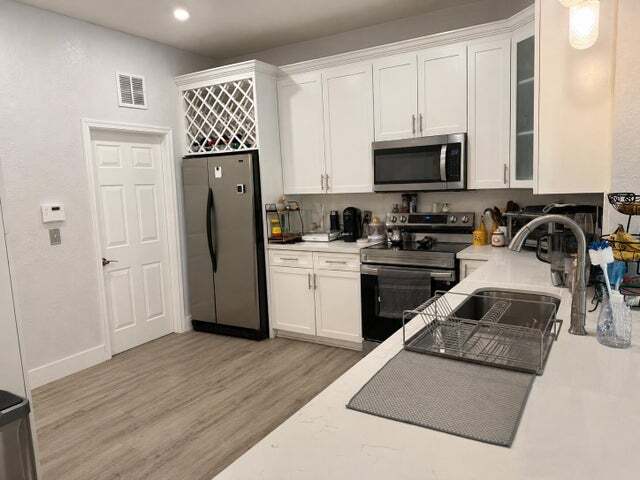 property at 5813 Eagle Cay Ln