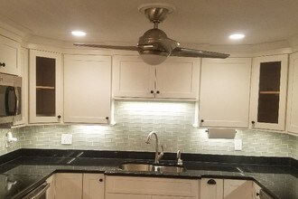 1 Silvestri Cir, Unit 16 in Derry, NH - Foto de edificio - Building Photo