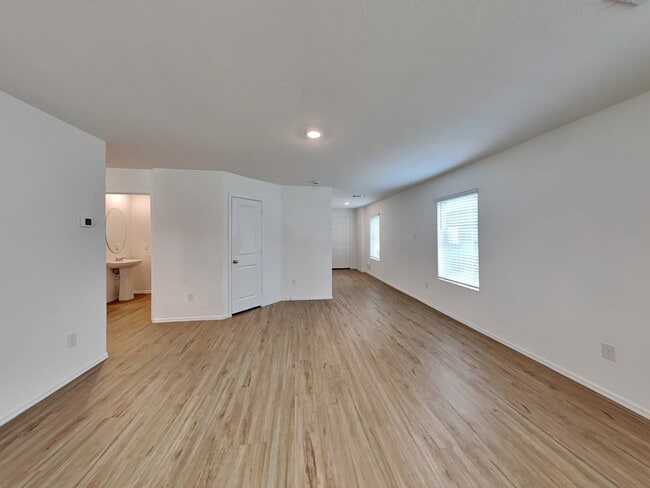 property at 18606 Via Barletta Ln