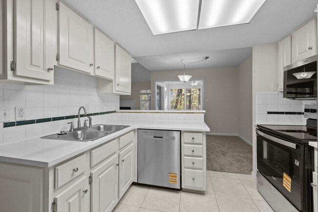 9024 St Thomas Ln in Charlotte, NC - Building Photo - Building Photo