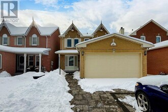 52 Noake Crescent in Ajax, ON - Building Photo - Building Photo