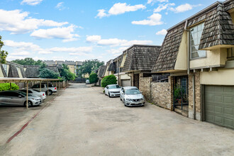 Park Lane Place Townhomes in Dallas, TX - Building Photo - Building Photo