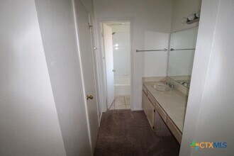 2713 Fieldstone Dr in Killeen, TX - Foto de edificio - Building Photo