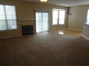 613 Burr Oak Dr in Carmel, IN - Building Photo - Building Photo