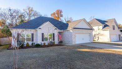 9825 N Ivy Park Dr in Columbus, GA - Building Photo - Building Photo