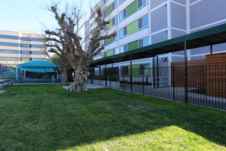 West Valley Towers in Van Nuys, CA - Building Photo - Building Photo