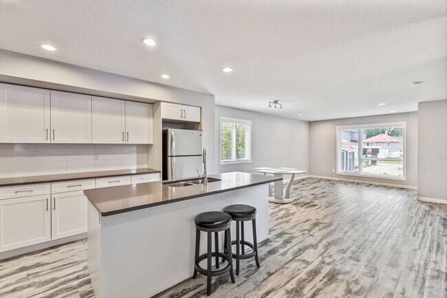 11512-11587 87 St NW in Edmonton, AB - Building Photo - Building Photo