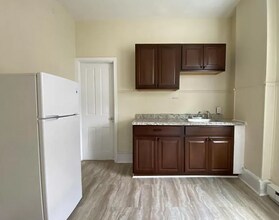 4725 Leiper St, Unit 3 in Philadelphia, PA - Building Photo - Building Photo