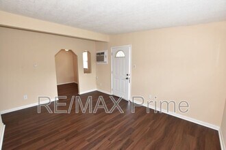 604 Mooney Rd in Chesapeake, VA - Building Photo - Building Photo