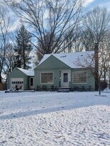 325 Brookfield Ave in Youngstown, OH - Building Photo