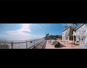 6599 Del Playa Dr in Goleta, CA - Foto de edificio - Building Photo