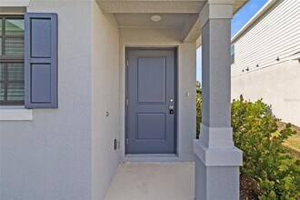 9136 Tequila Sunrise Dr in Sarasota, FL - Building Photo - Building Photo