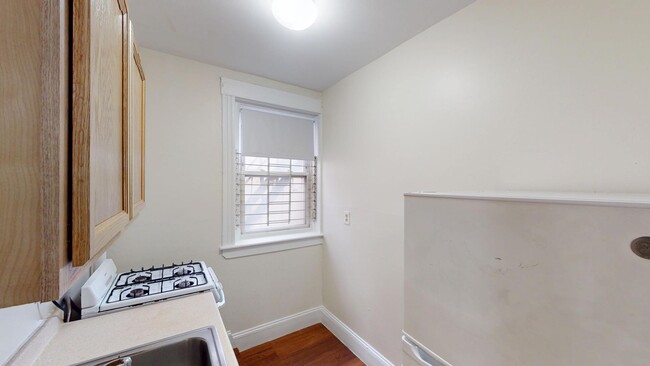 1192 Boylston St, Unit 24 in Boston College, MA - Foto de edificio - Building Photo