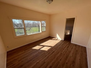 2690 S 10th St in Milwaukee, WI - Building Photo - Building Photo