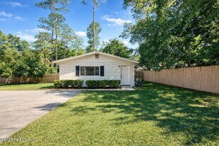 5709 Sue Ln in Jacksonville, FL - Building Photo