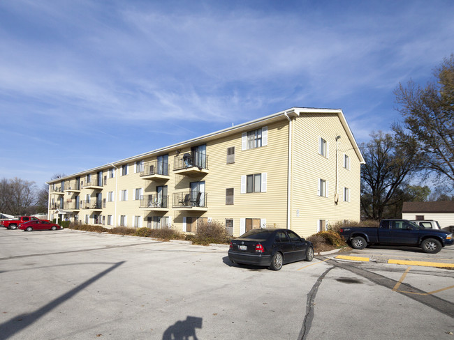 Goldbriar Chateau in Des Moines, IA - Building Photo - Building Photo