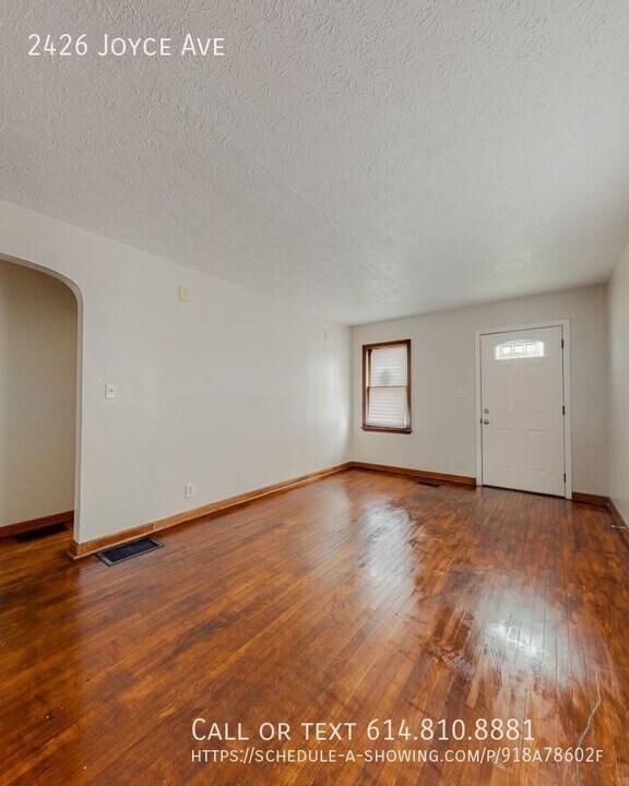 2426 Joyce Ave in Columbus, OH - Building Photo