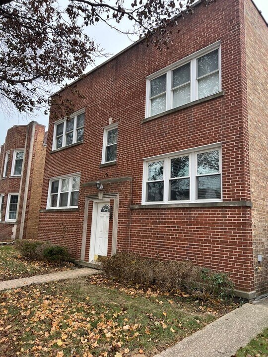 2821 W Summerdale Ave in Chicago, IL - Building Photo