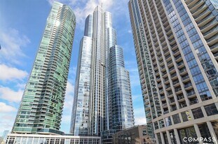1211 S Prairie Ave, Unit 2603 in Chicago, IL - Building Photo