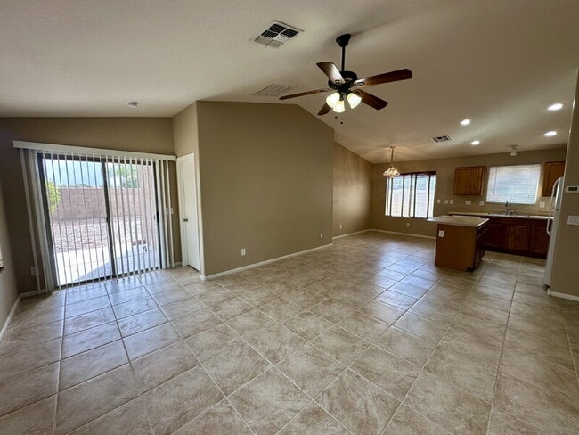 41841 W Sunland Dr in Maricopa, AZ - Building Photo - Building Photo