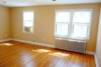 816 Greenwood Cir in Takoma Park, MD - Building Photo - Building Photo