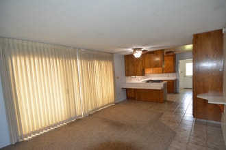 6017 Friant Dr in Bakersfield, CA - Building Photo - Building Photo