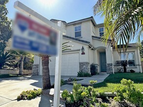 6481 Goldenbush Dr in Carlsbad, CA - Foto de edificio - Building Photo