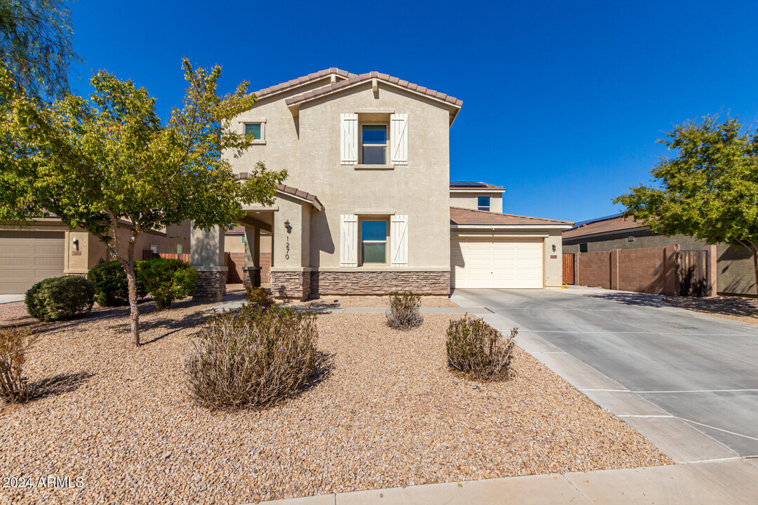 1270 Carlsbad Dr in San Tan Valley, AZ - Foto de edificio