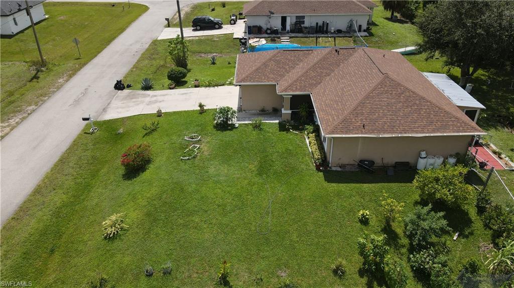 1103 Lee Ave in Lehigh Acres, FL - Foto de edificio