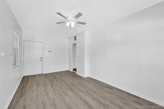 301 S M St-Unit -2 in Lake Worth, FL - Building Photo - Building Photo