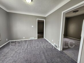 551 Indiana St in Waterloo, IA - Building Photo - Building Photo