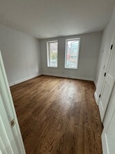 275 E 55th St, Unit 1 in Brooklyn, NY - Foto de edificio - Building Photo