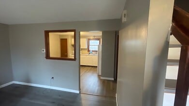 63 -65 Wisteria St, Unit 65 in Springfield, MA - Building Photo - Building Photo