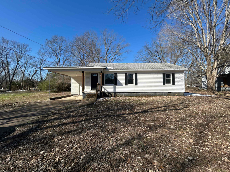 436 Greenlawn St in Greenfield, TN - Building Photo