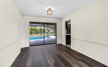 1913 Viscaya Pkwy in Cape Coral, FL - Building Photo - Building Photo