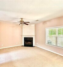 370 Creek Manor Way in Suwanee, GA - Building Photo - Building Photo