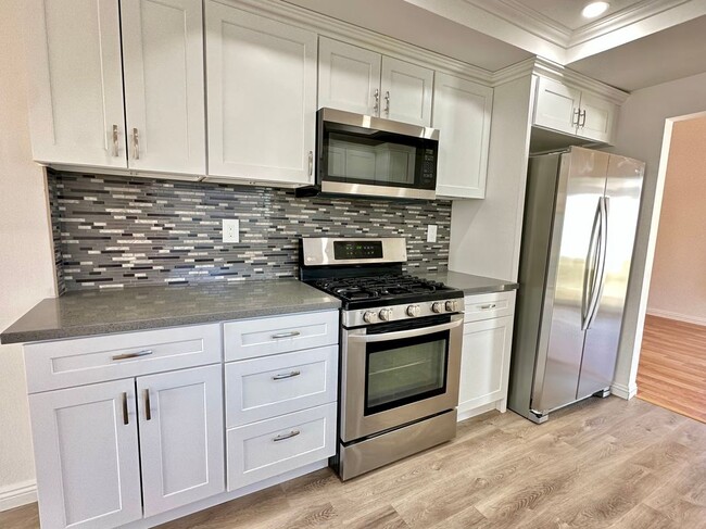 45202 Pickford Ave in Lancaster, CA - Building Photo - Building Photo