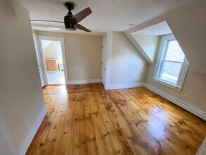 13 Aubin St, Unit 3 in Amesbury, MA - Building Photo - Building Photo