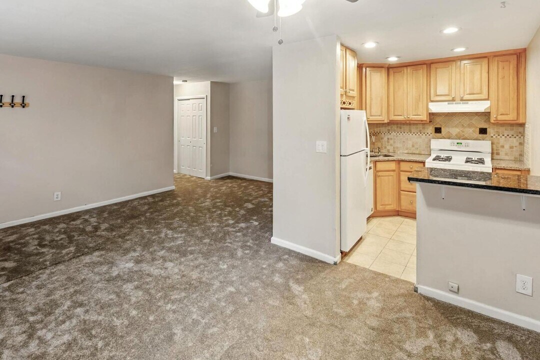 4 Anchorage Ln in Oyster Bay, NY - Foto de edificio