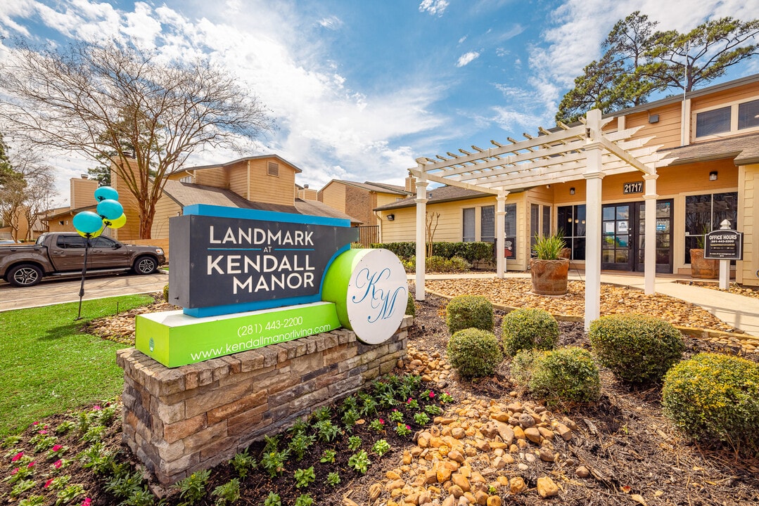 Kendall Manor Apartments Photo
