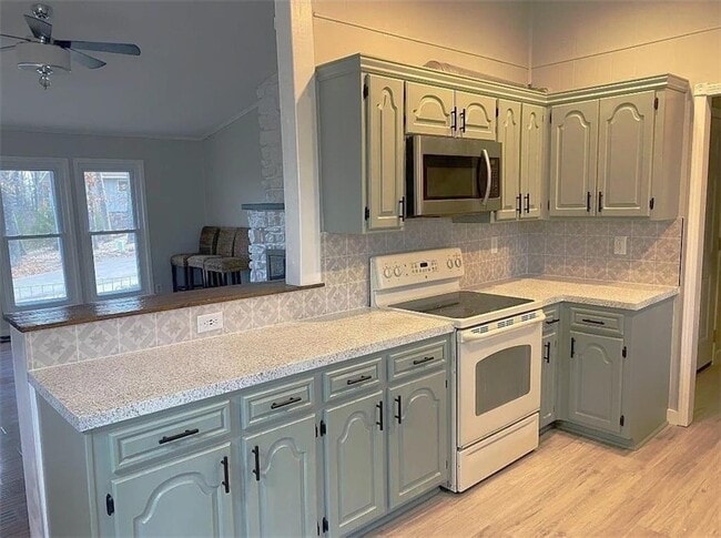 property at 4 Basildon Cir