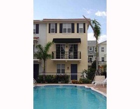 151 Greenwich Cir in Jupiter, FL - Building Photo - Building Photo